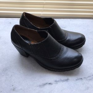 Born Concept booties